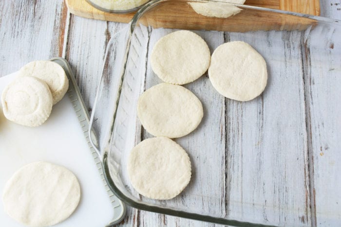 glass pan with four biscuits