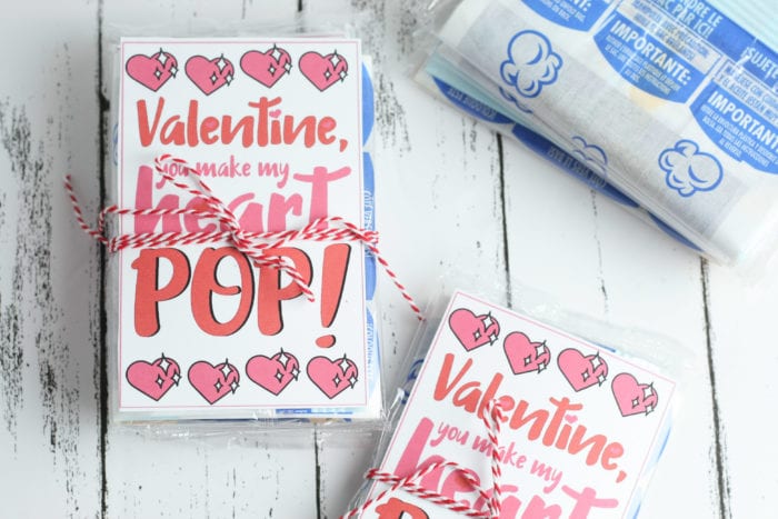 Make these You Make My Heart POP! Valentines Day Printable. It's the perfect Non-Candy Valentine Idea that can be paired with microwave popcorn, or popcorn boxes, or even with boom chicka pop bags. There are so many ways to use this Punny Popcorn Valentine Printable. #valentineprintable #popcornvalentine #noncandyvalentine #valentinesday